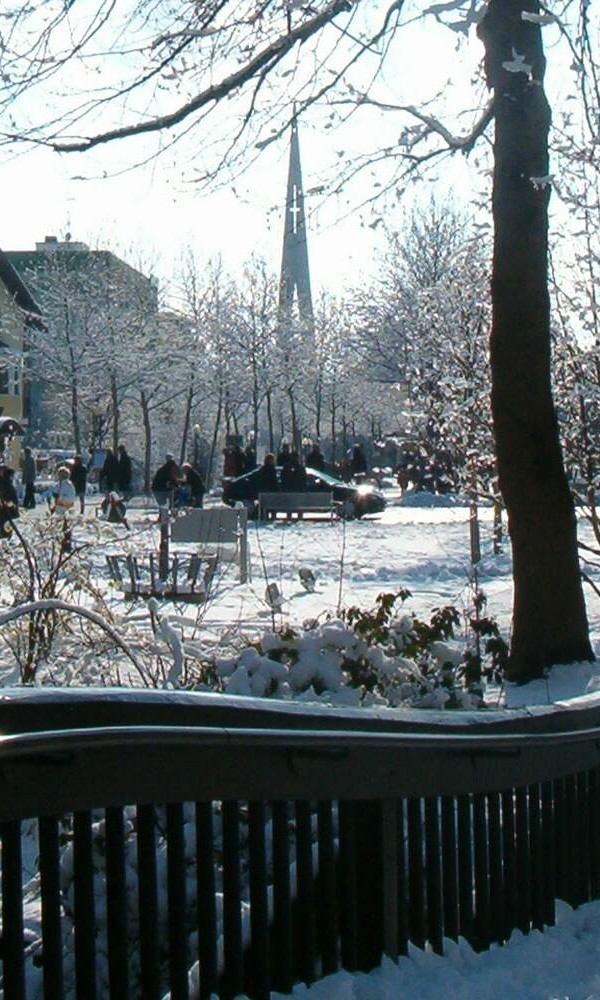 Johannesbad-Hotels-Winter-Kurplatz1