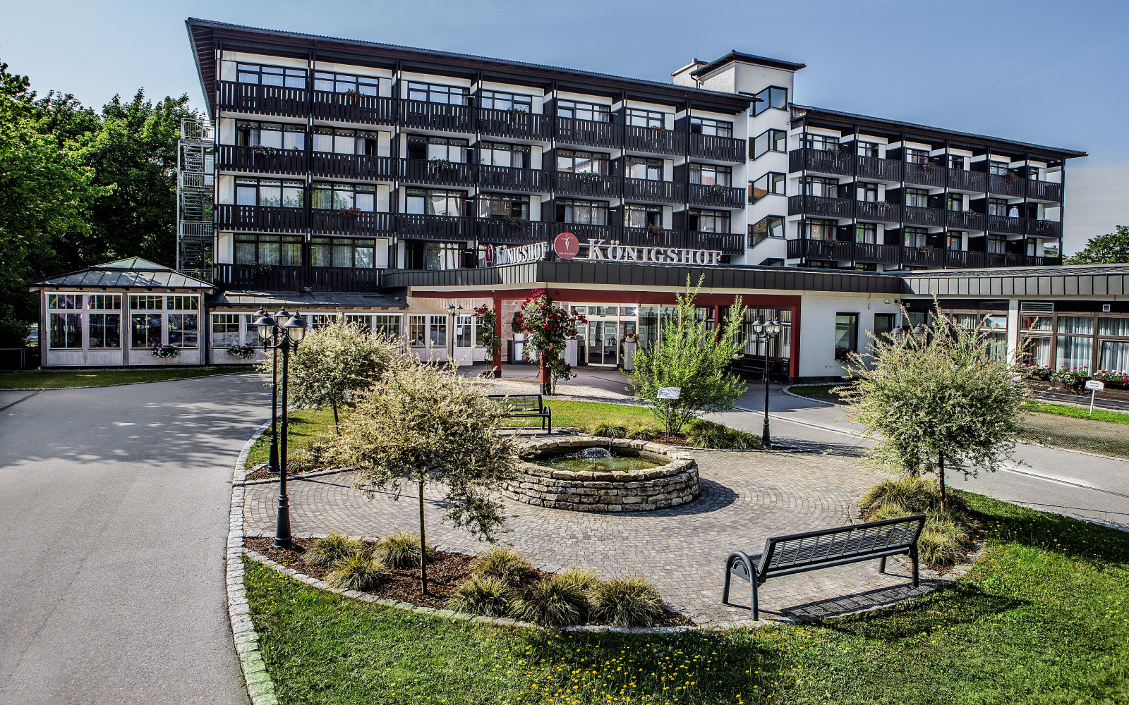 Johannesbad Hotel Königshof Bad Füssing Außenansicht am Tag