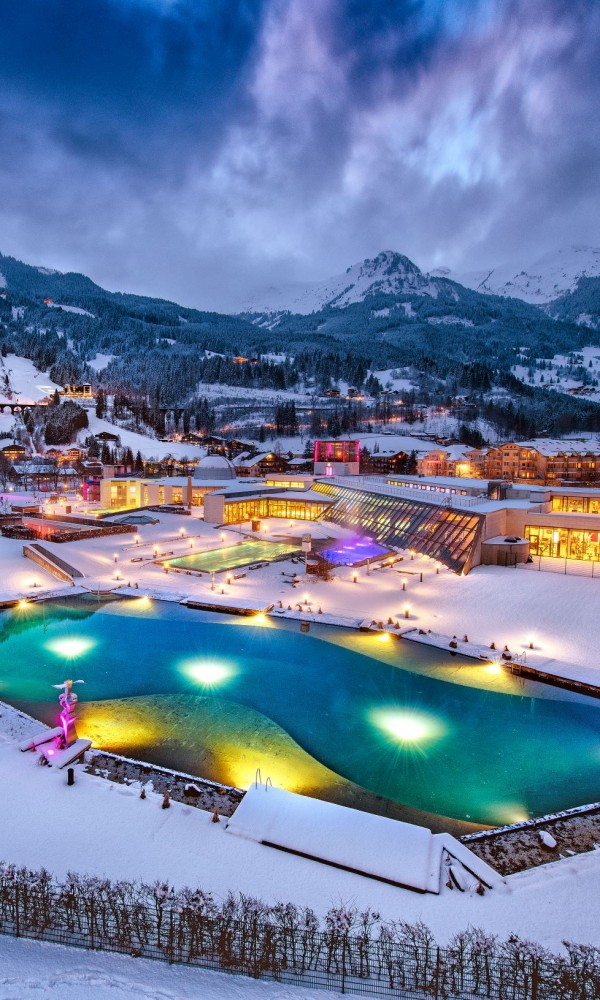 Thermenurlaub in den Johannesbad Hotels Alpentherme Winter Luftansicht