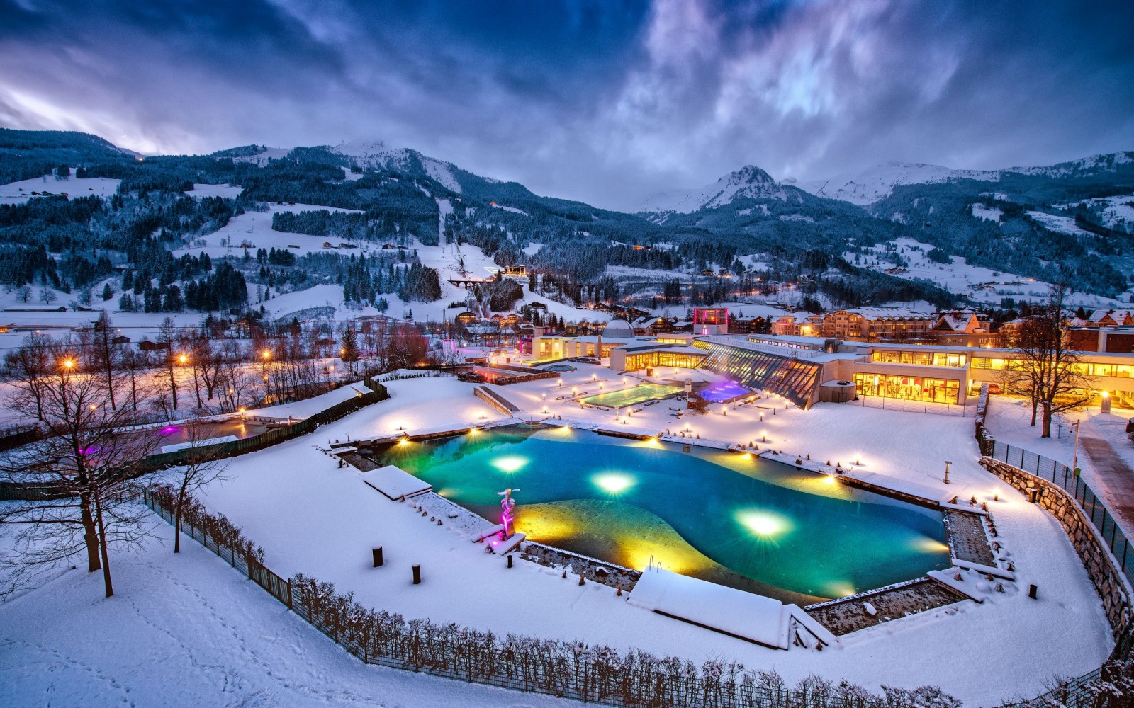 Thermenurlaub in den Johannesbad Hotels Alpentherme Winter Luftansicht